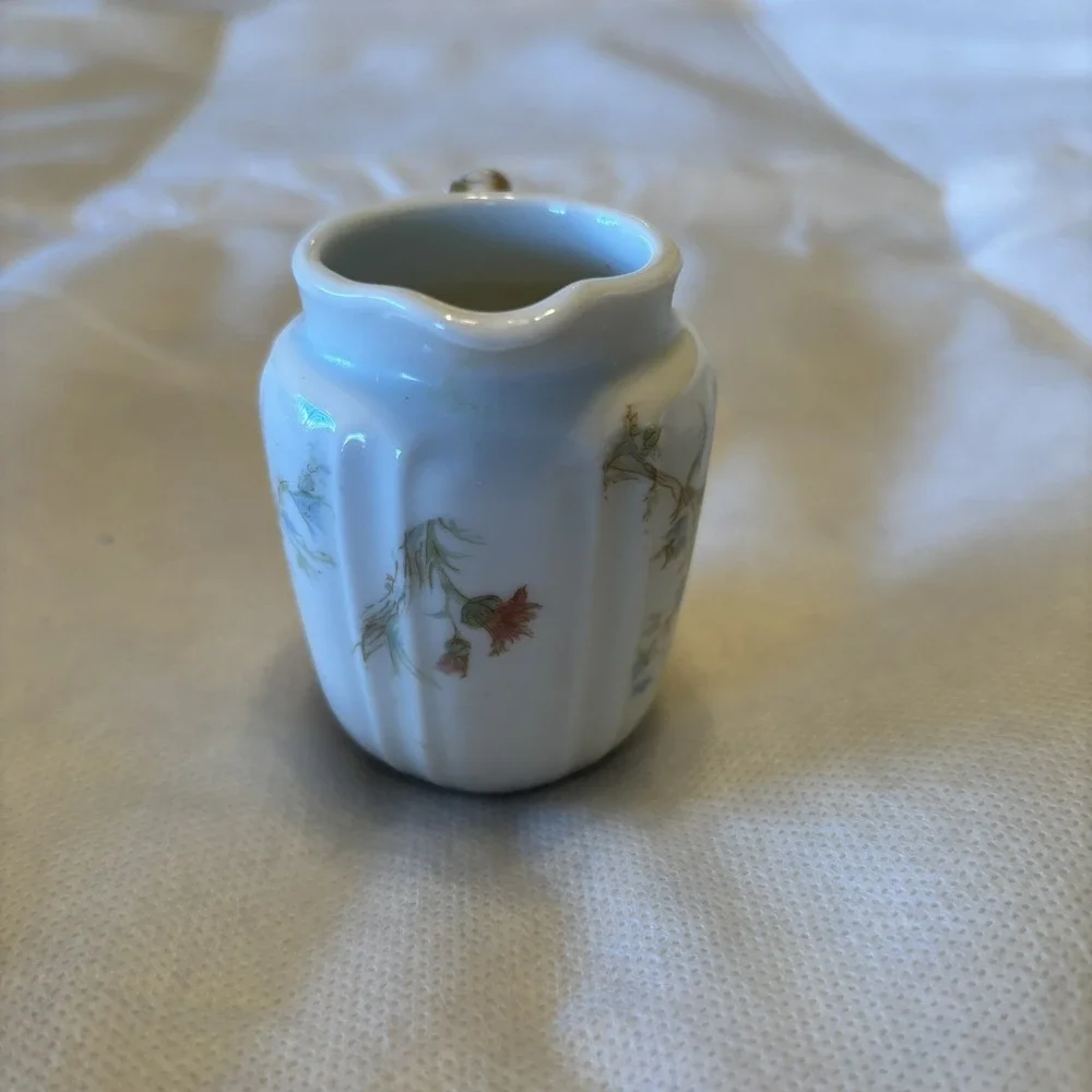 VTG HAVILAND LIMOGES France THE ST LAZARE Creamer Floral Leaves Handle Porcelain